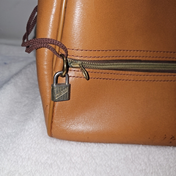 Vintage Grain Cowhide Leather brown Satchel Bag - Picture 2 of 16